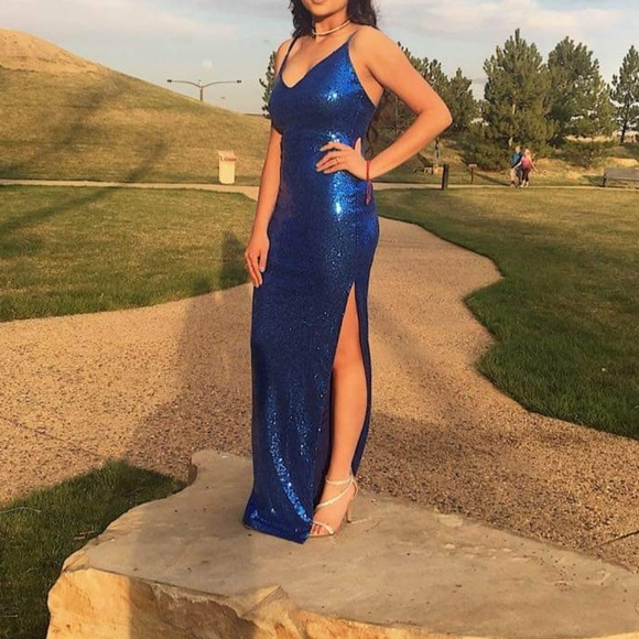 Windsor Dresses & Skirts - PROM DRESSE!!...